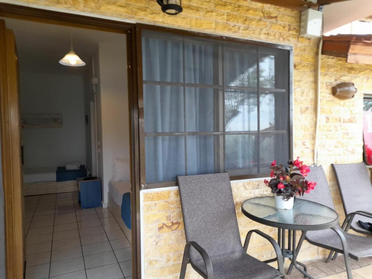 Bambola Apartments ネア・ムダニア エクステリア 写真