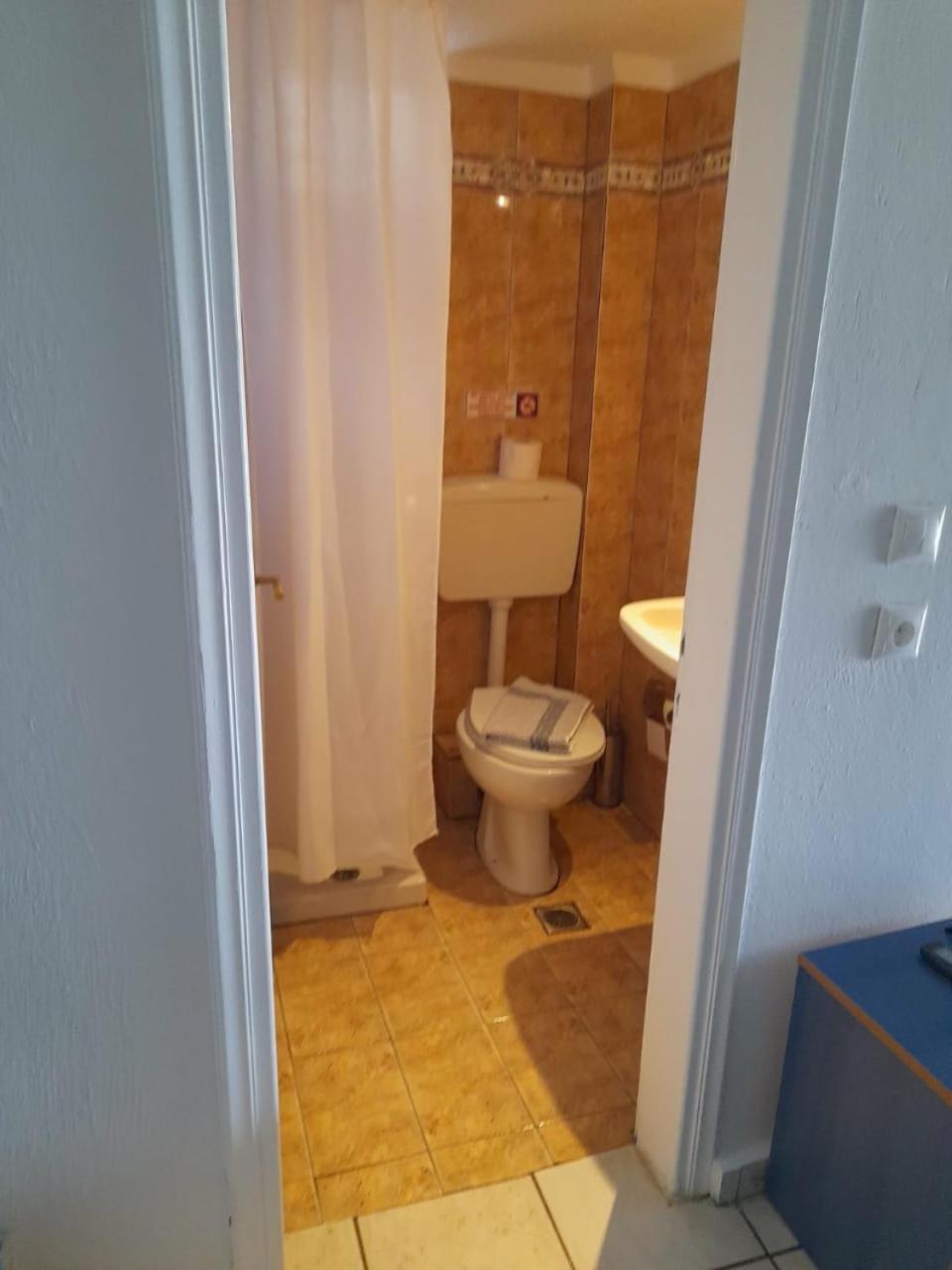 Bambola Apartments ネア・ムダニア エクステリア 写真